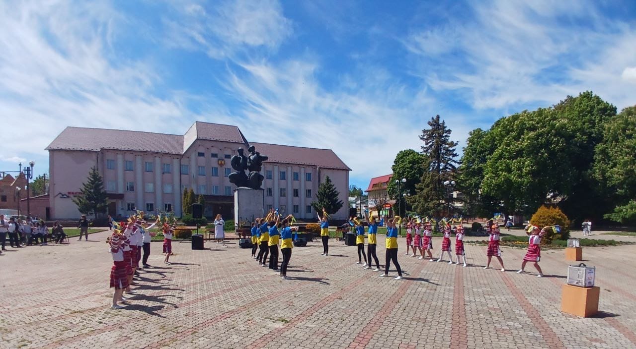 Pupils of the Rozhniativ Children's School of Arts