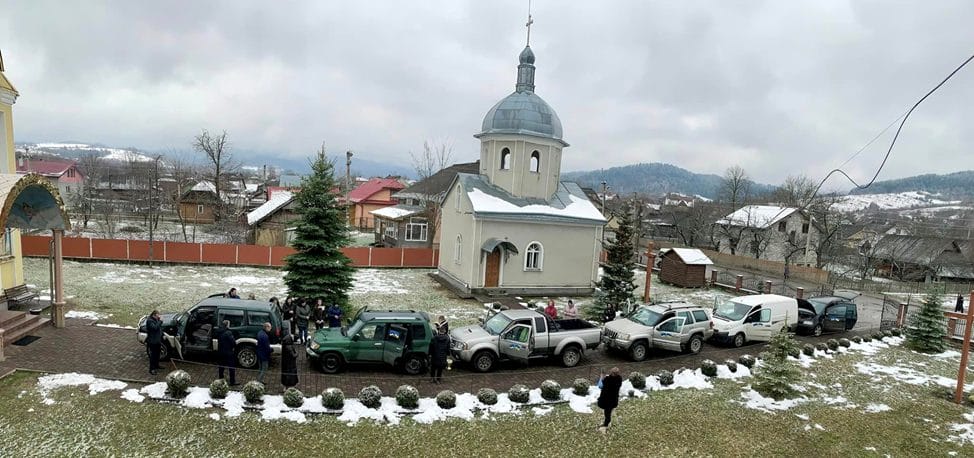 The community donating cars for the military