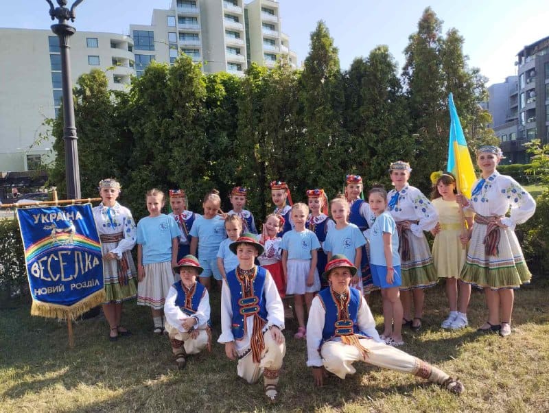 The folk dance ensemble “Veselka” taking part in the 10th international festival in Bulgaria.