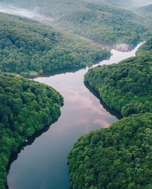 Lake Barvinok 