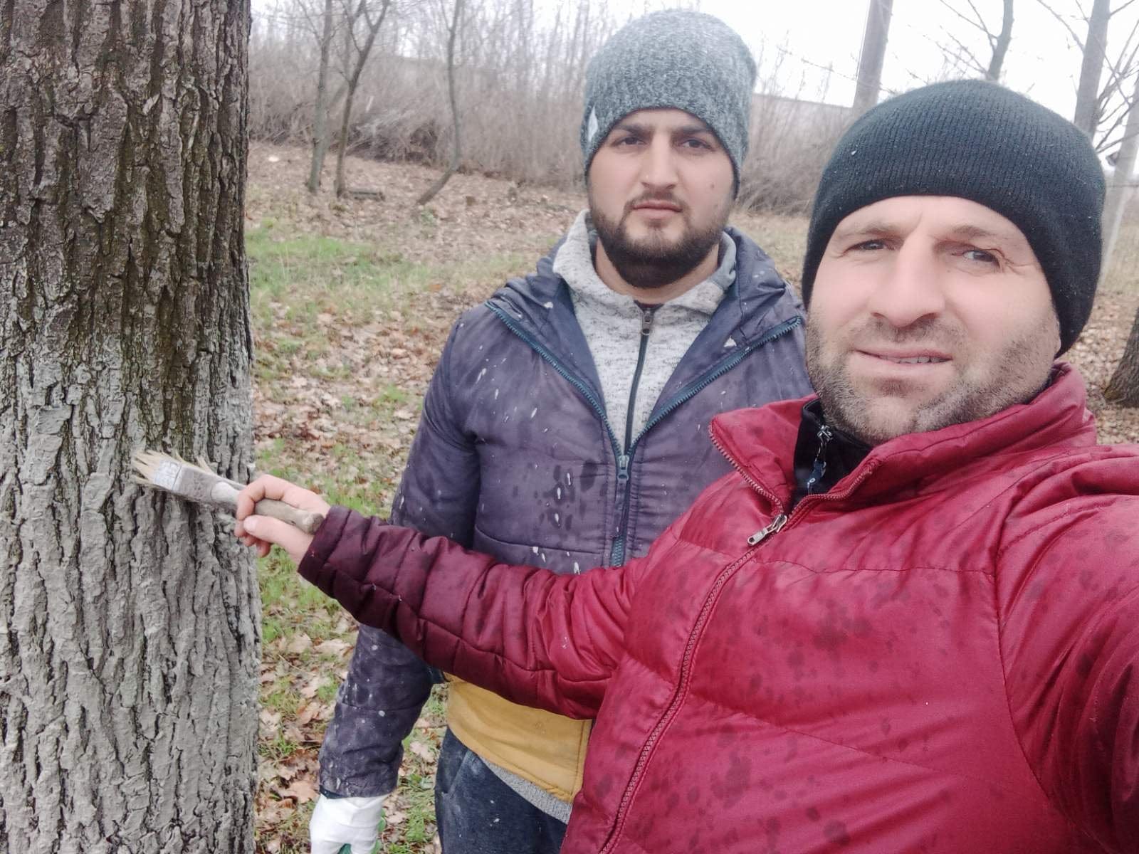 Meskhetian Turks, residents of the village of Vovkivka, taking part in toloka (joint works)