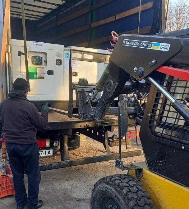 Receiving a Darex energy generator for the community