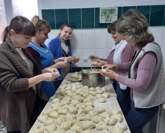 Cooking pies for the Armed Forces