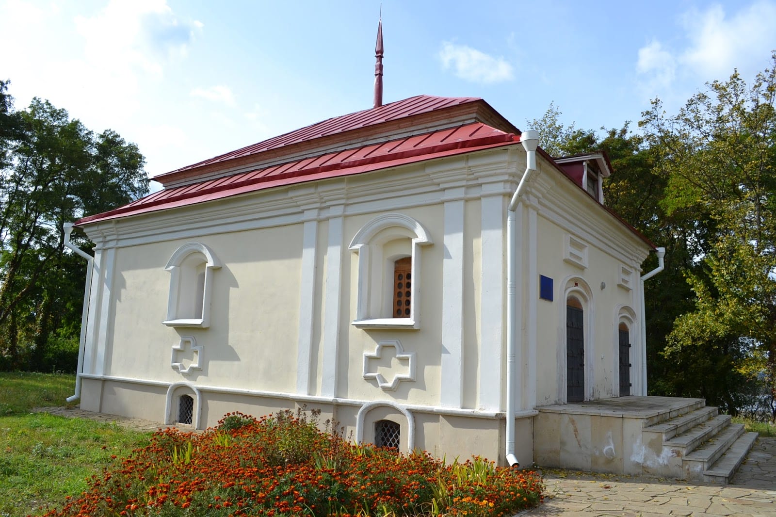 The Polubotko stone house, a monument of civil architecture of the 18th century, which was owned by the commanding hetman Pavlo Polubotko. 