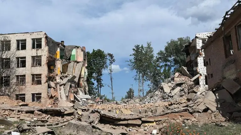 Lyceum in Sumy destroyed by russian missiles