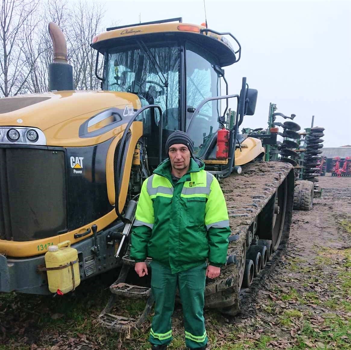Oleksandr Vikiriuk – the best tractor driver of the unit in 2021.