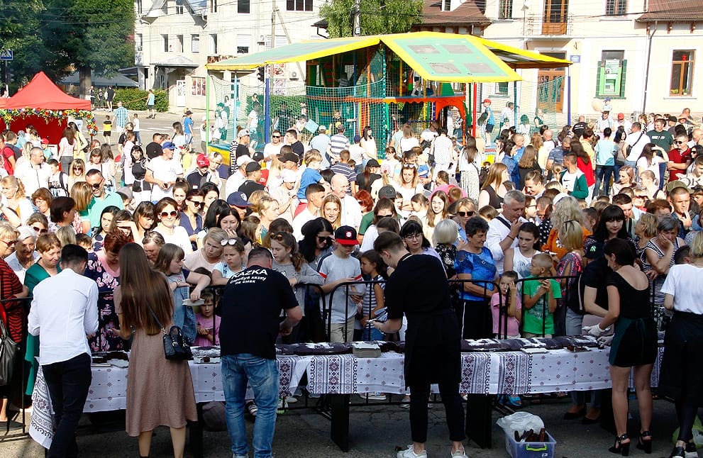 Local festival “Hlyboka Medivnyk”