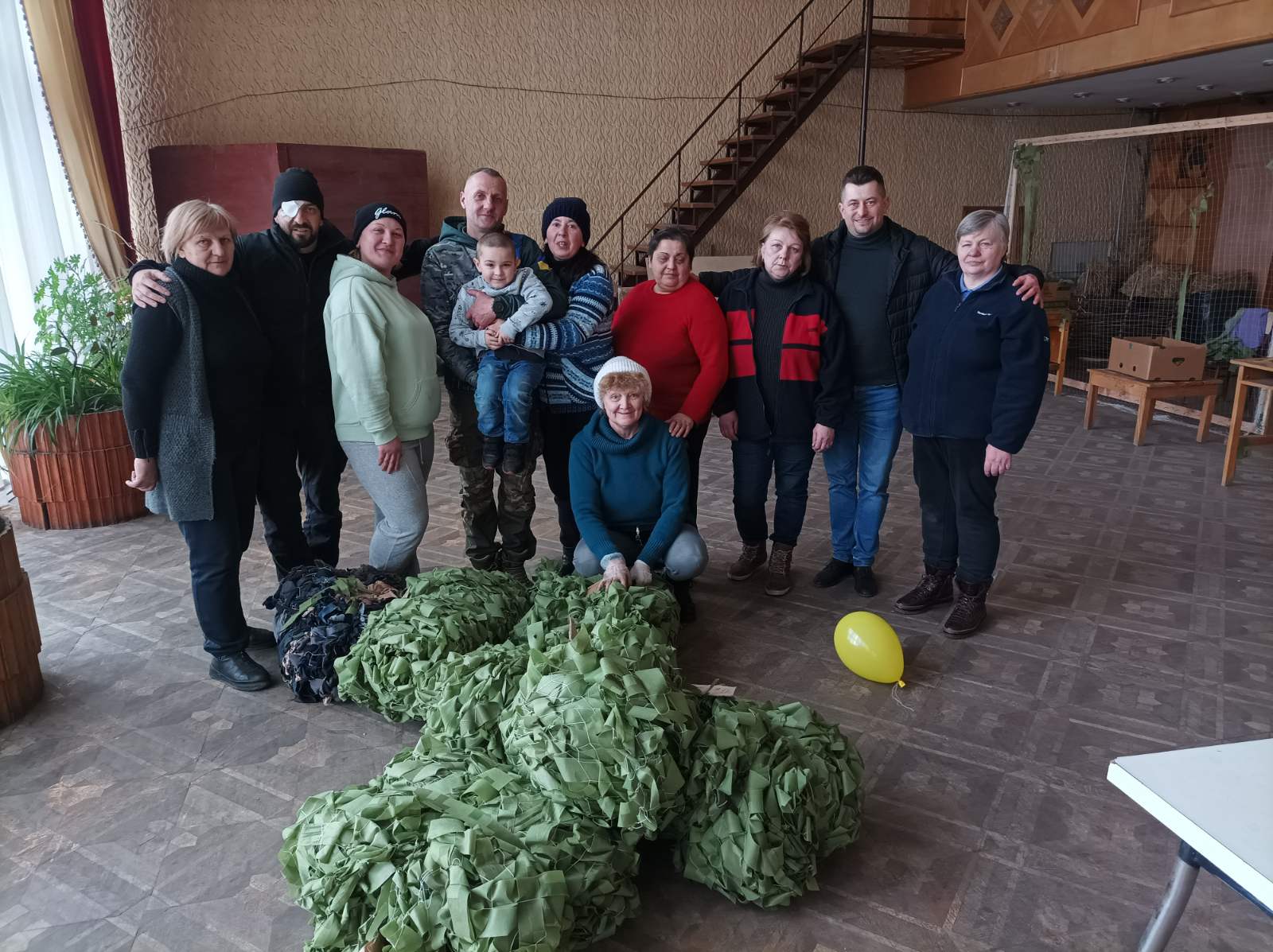 Weaving camouflage nets