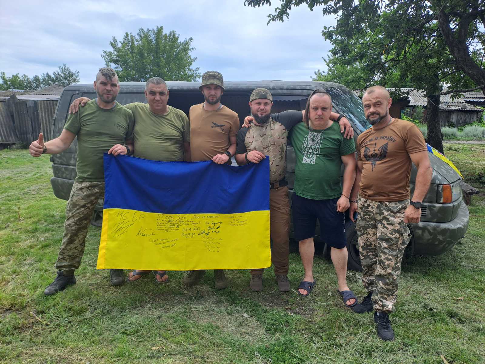 Ukrainian volunteers