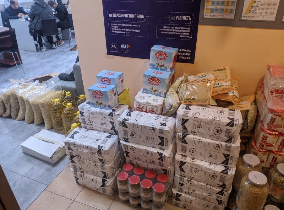 Humanitarian aid to displaced people