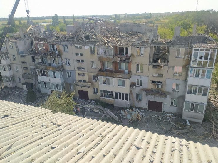 An apartment building in the settlement of Kamianka after shelling by occupation forces, August 2022