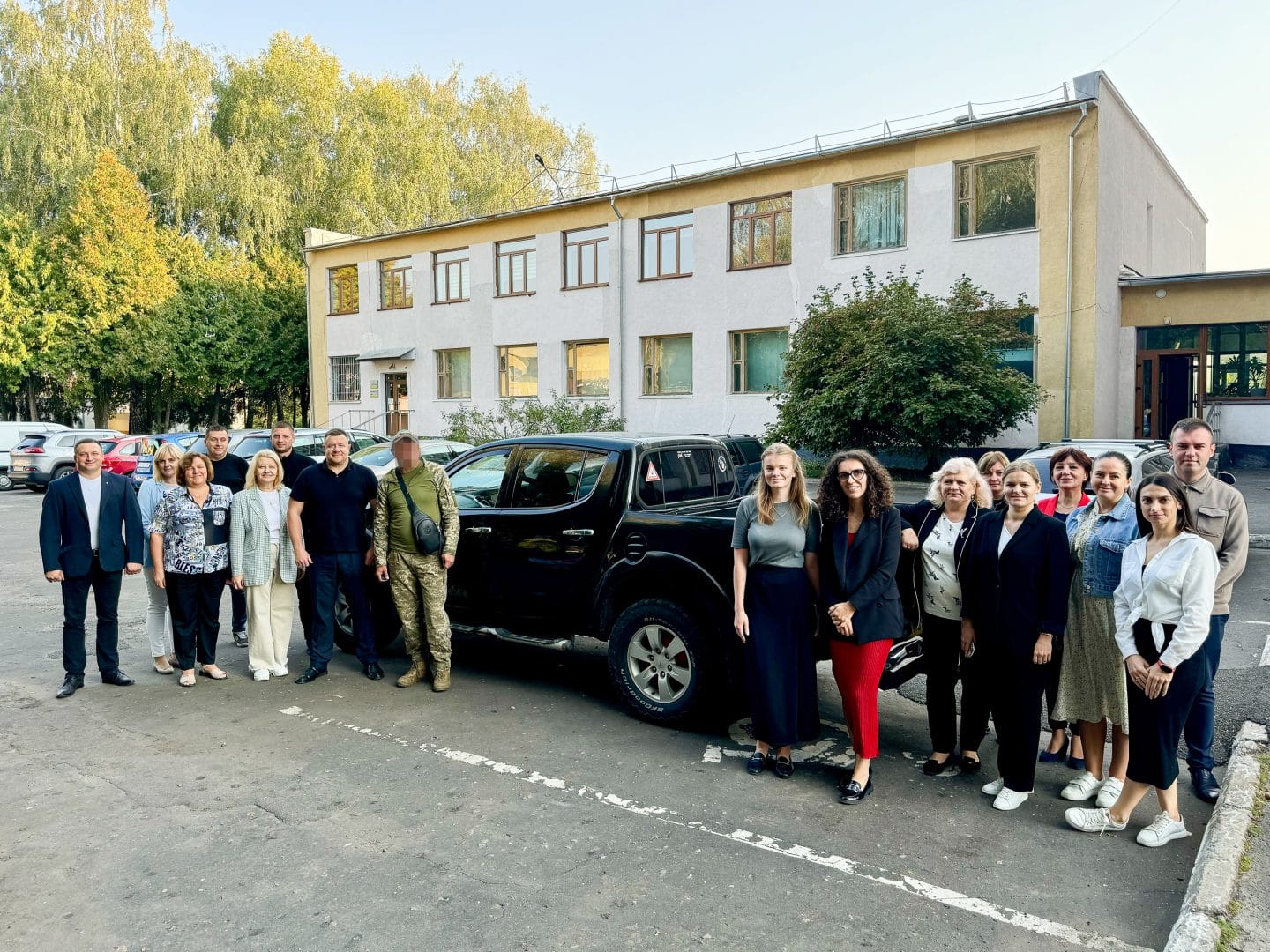 Transfer of cars for the needs of the military, Novovolynsk / source: Web portal of the Novovolynsk Town Council