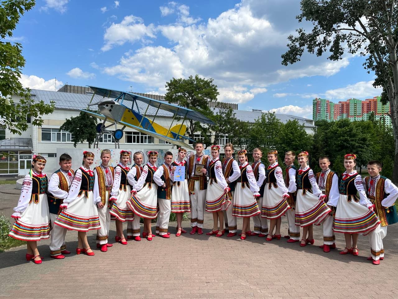 Exemplary amateur folk dance ensemble “Dzvinochok”