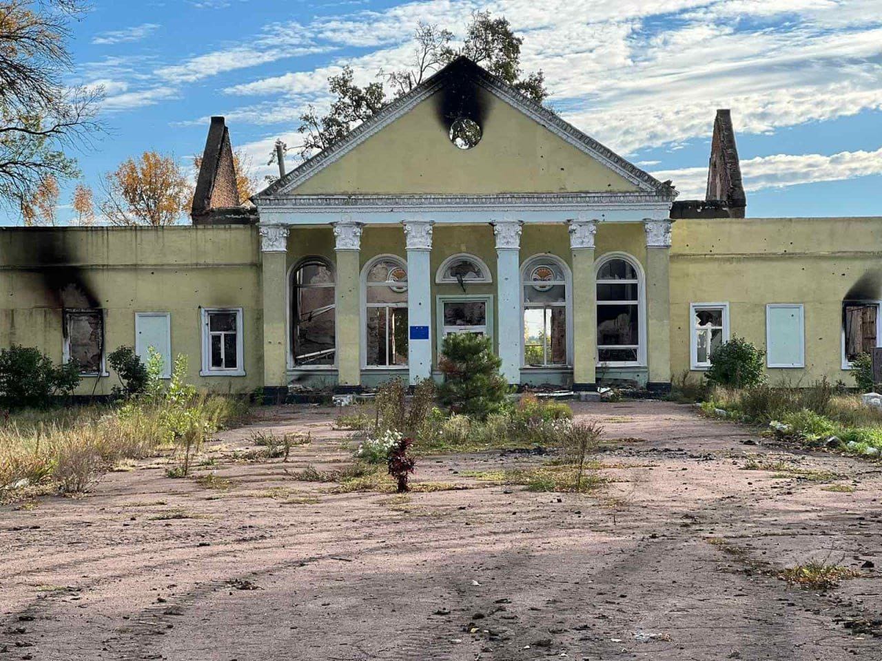The building of the Liubymivka branch of the Novovorontsovka Center for Culture and Leisure destroyed by the occupiers