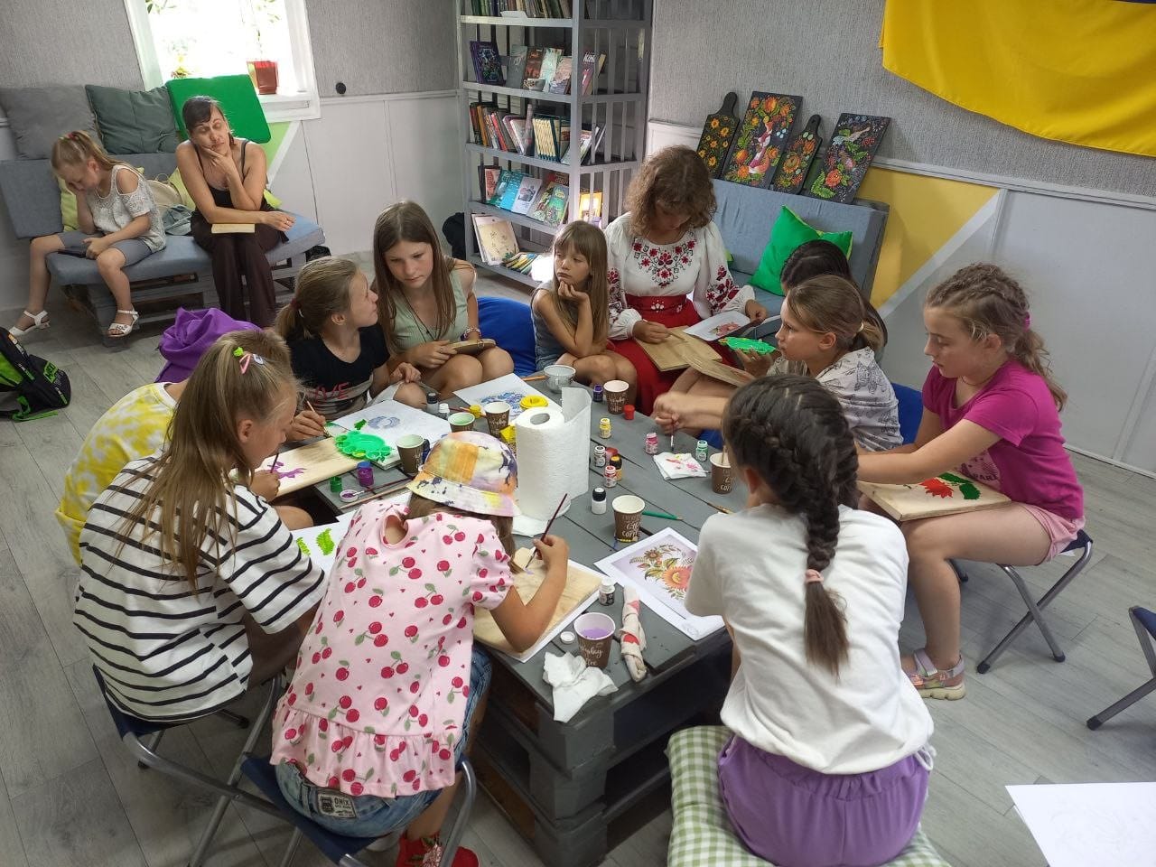 Master-class on Petrykivka painting in the space for children and young people in Myropil