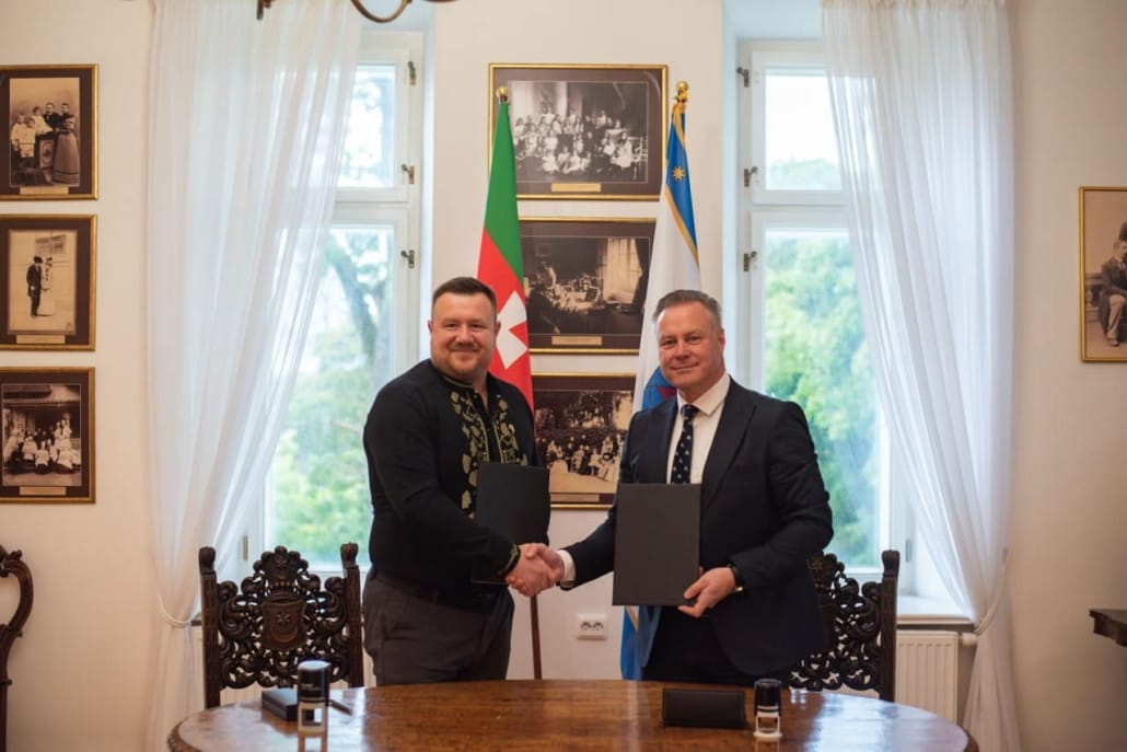igning of a partnership agreement with the Lithuanian city of Kretinga / source: Web portal of the Novovolynsk Town Council