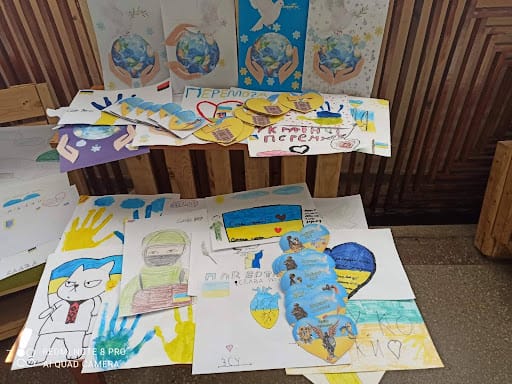 Children's drawings sent to the military at the front line