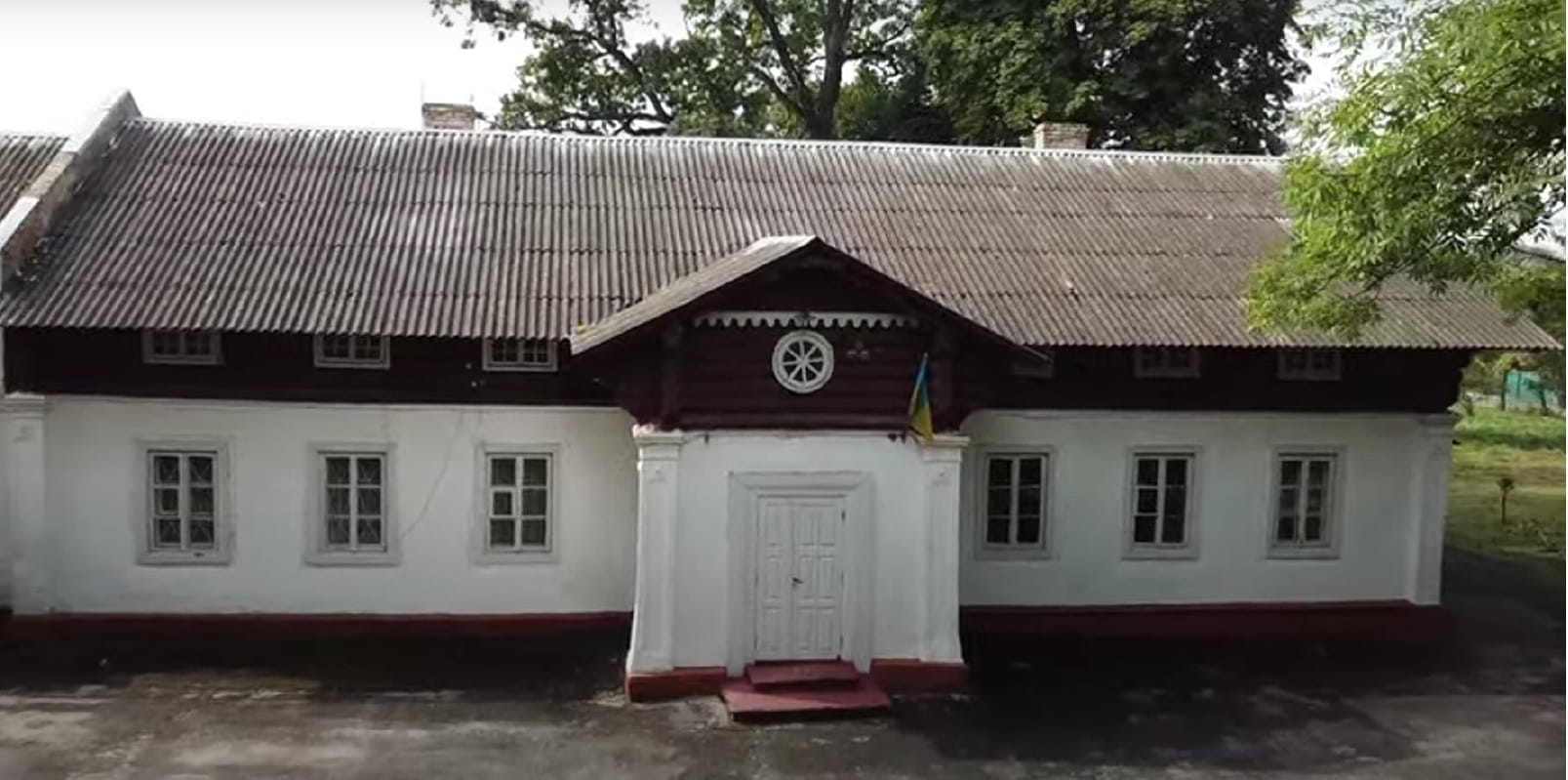 The house of the administrator of Count Berg, now part of the lyceum