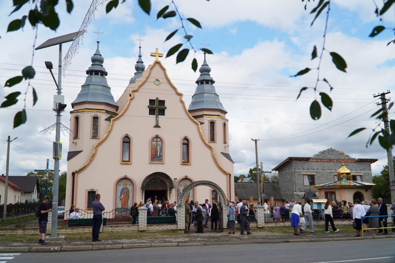 Church of the Exaltation of the Holy Cross in the settlement of Lysets