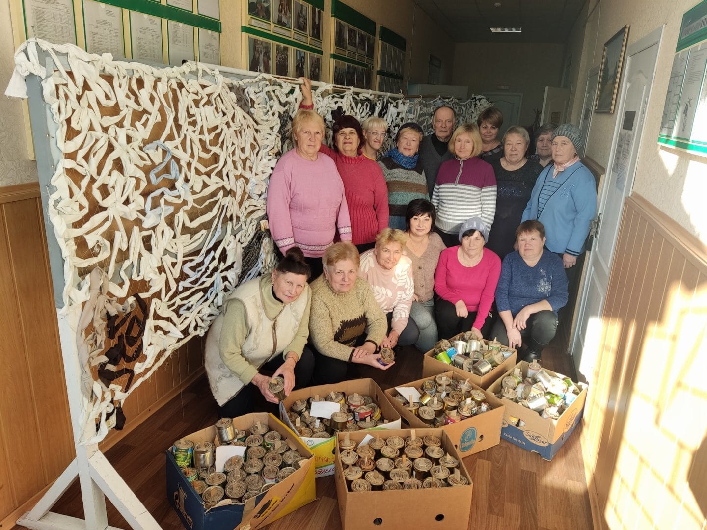 Making camouflage nets and community volunteers