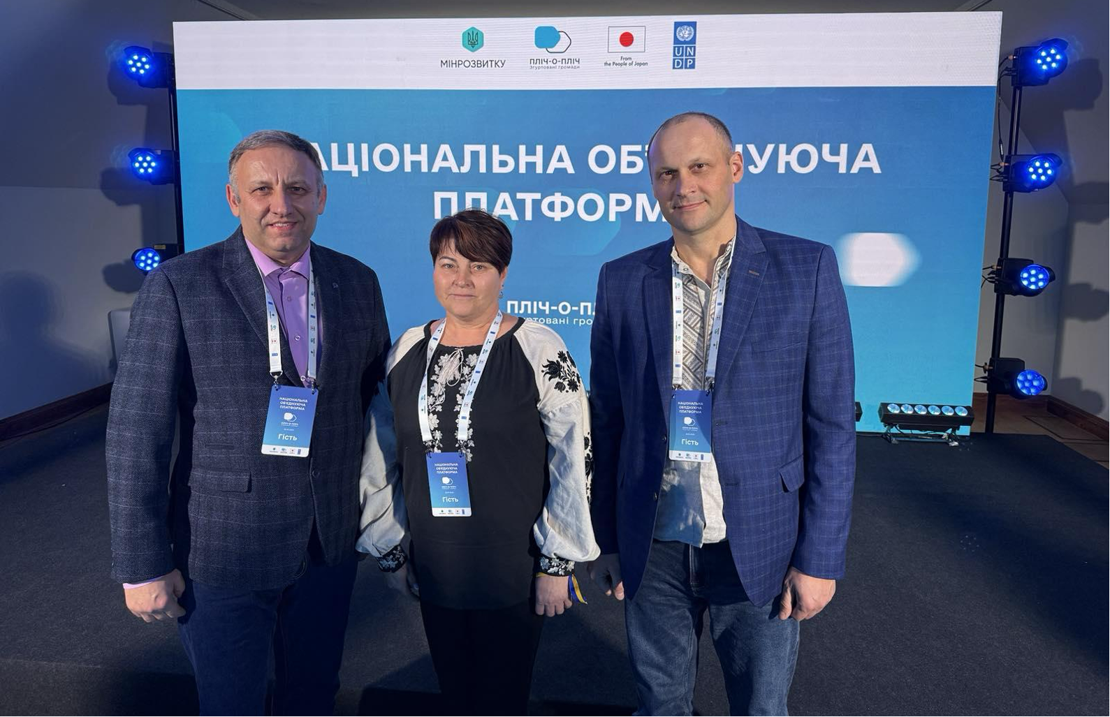 Oleksandr Yaremenko (right), Head of the Community.