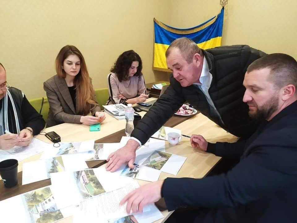Town Head Viktor Debelyi at work