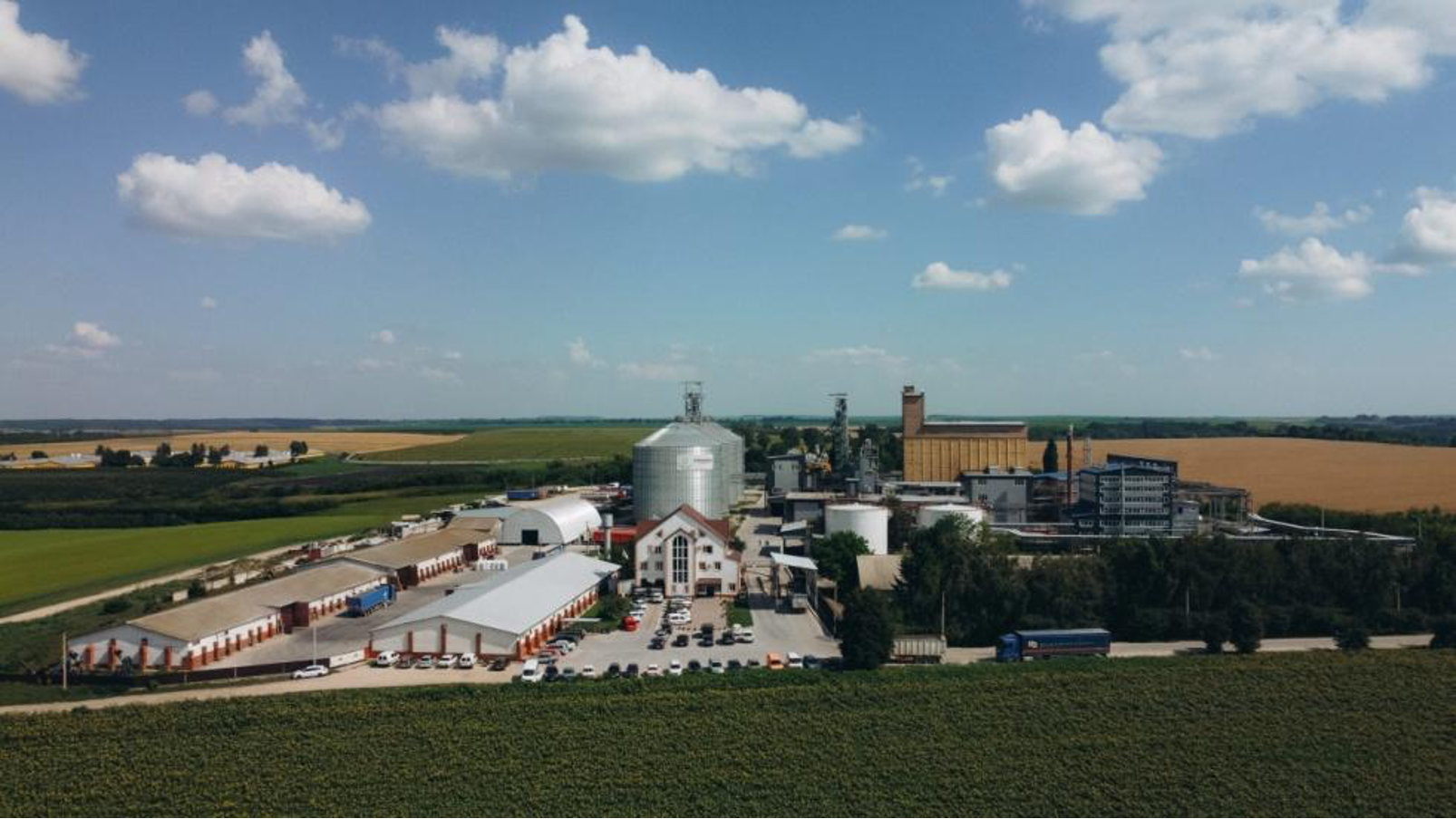 In addition to the agricultural sector, the community also has a light industry enterprise, VR-TEKSTYL LLC, which produces finished textile products. It provides jobs for the local population and contributes to the development of the manufacturing industry in the region. Thanks to the activities of these enterprises, the Lanivtsi Community maintains economic stability and creates prospects for further development of small and medium-sized businesses.