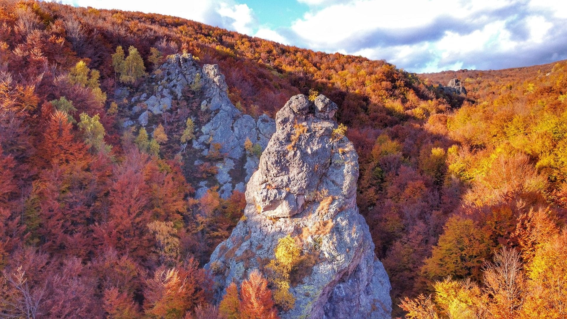Rock formations in the Enchanted Valley geological reserve