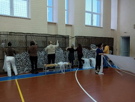 Weaving nets for defenders