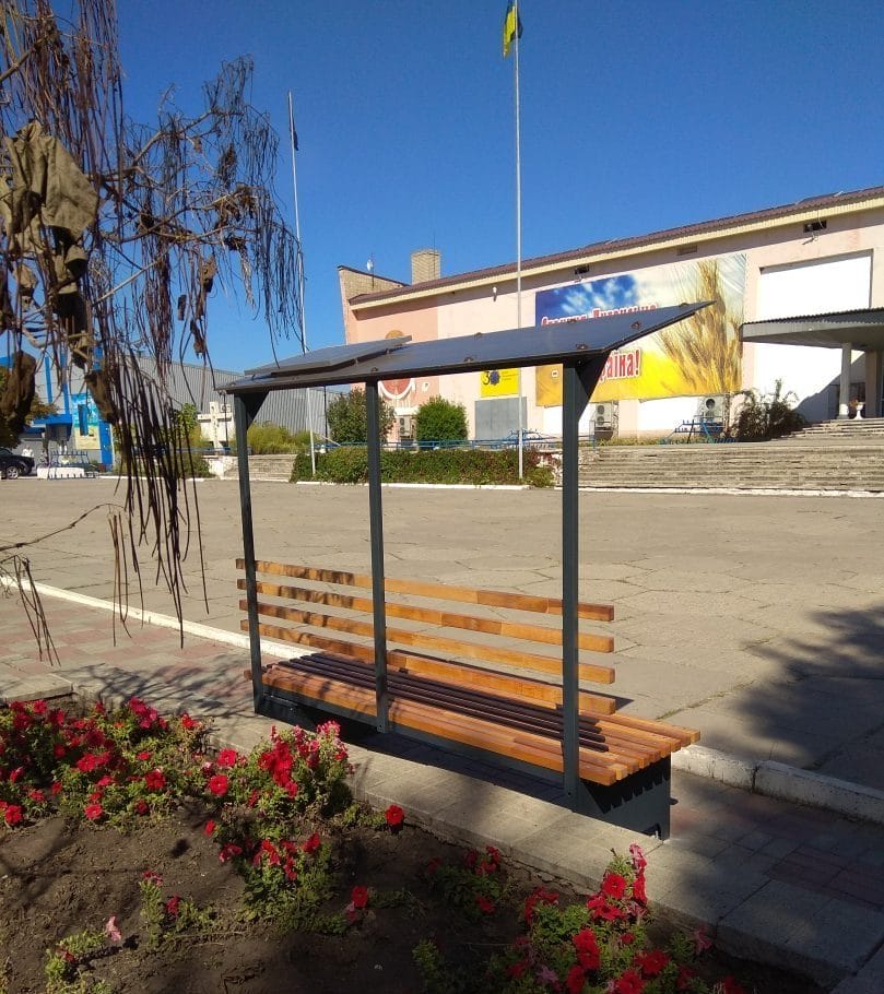Installation of park benches with built-in solar panels for charging gadgets in cooperation with Naftogaz of Ukraine