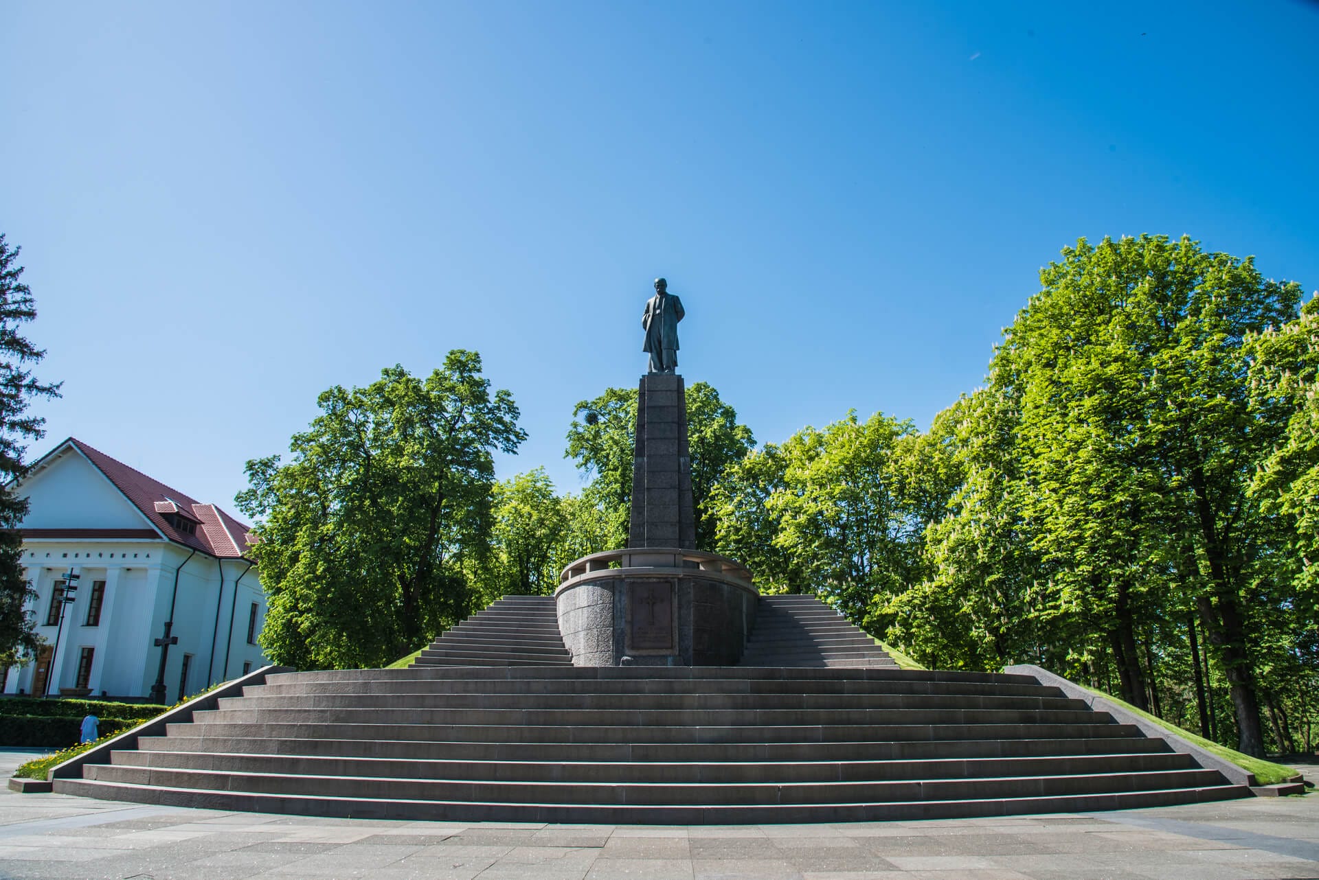 Taras Shevchenko Tomb (by Yurii Kardash)