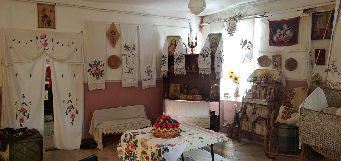 Ukrainian Svitlytsia in Dolynske Village