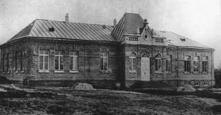 Secondary School Founded by Germans – Mennonites in Dolynske Village